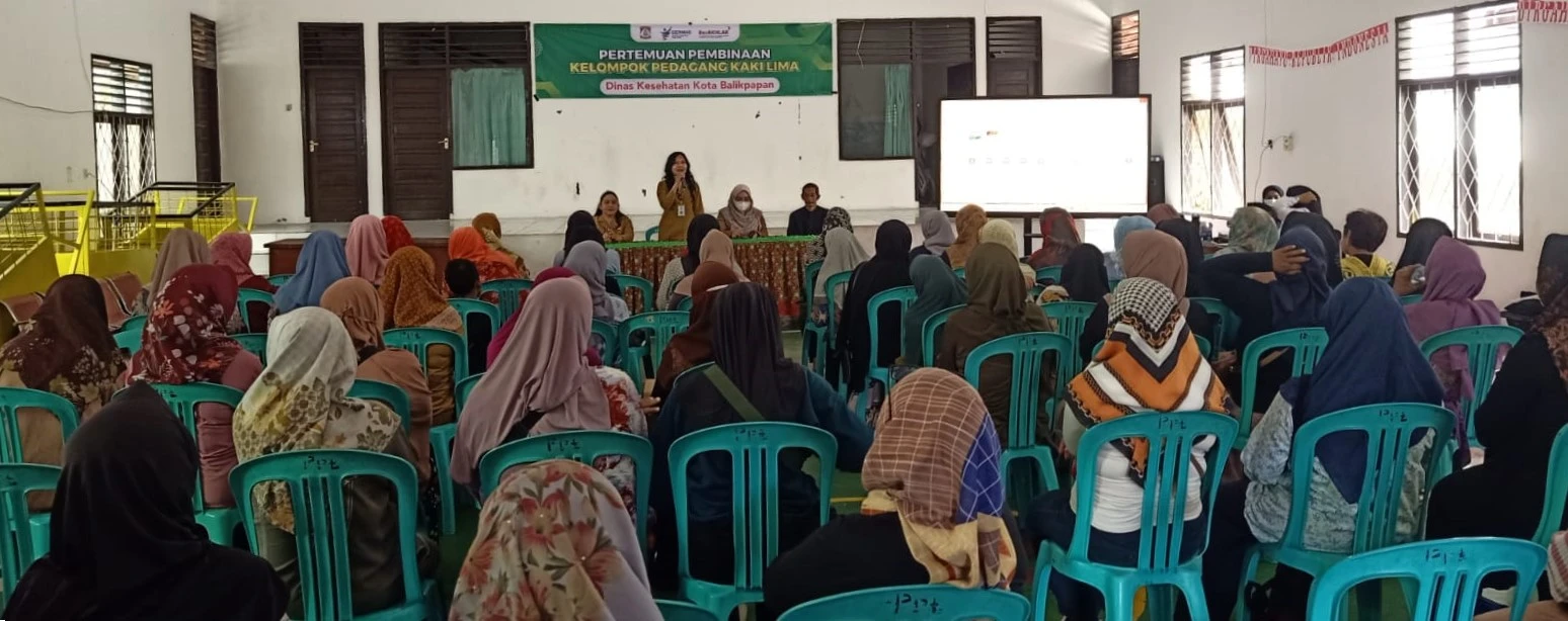 Pertemuan Pembinaan Kelompok Pedagang Kaki Lima Kelurahan Prapatan