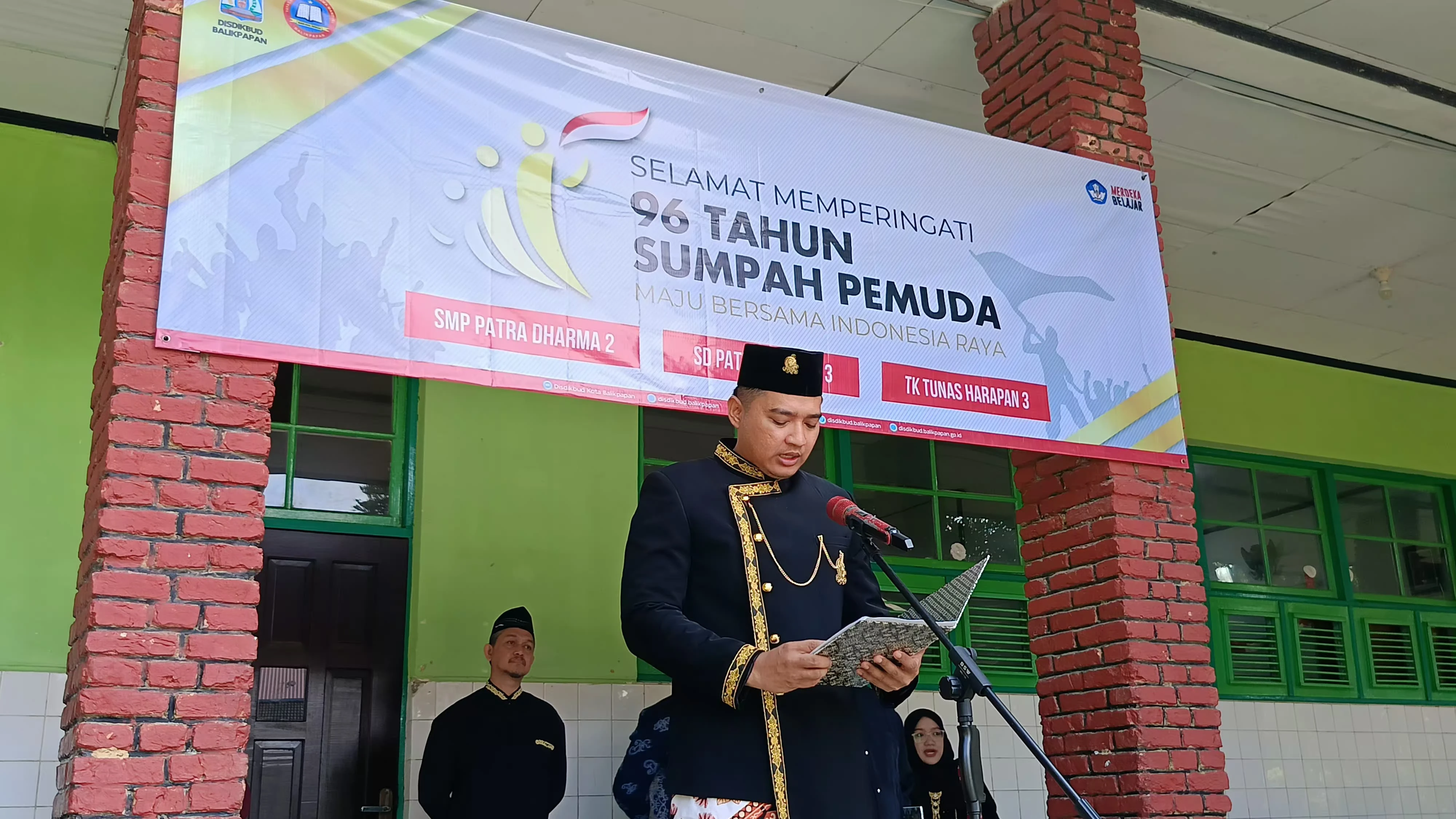 Upacara Bendera Memperingati 96 Tahun Sumpah Pemuda di Lingkungan SMP Patra Dharma 2, SD Patra Dharma 3 dan TK Tunas Harapan 3 Kelurahan Prapatan, Kota Balikpapan