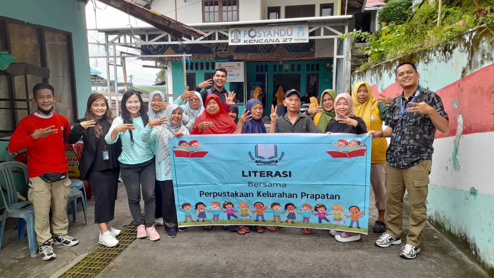 Literasi Kesehatan dan Keuangan bagi warga di lingkungan RT 27, RT 31 dan RT 32 Kelurahan Prapatan Literasi Kesehatan dan Keuangan bagi warga di lingkungan RT 27, RT 31 dan RT 32 Kelurahan Prapatan