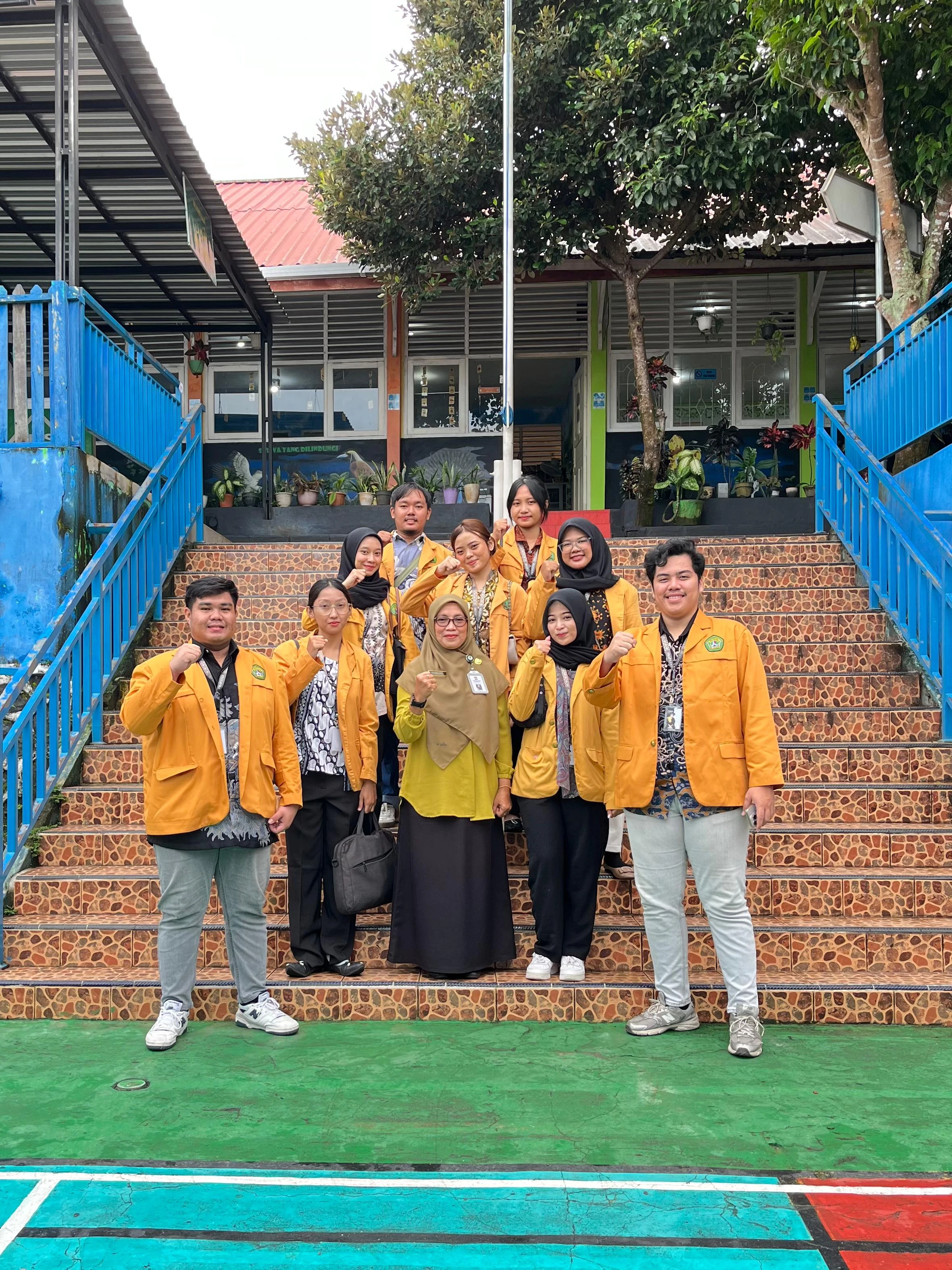 Kunjungan Awal KKN Universitas Mulawarman ke SDN 006 Balikpapan Kota untuk Persiapan Sosialisasi Menabung Kunjungan Awal KKN Universitas Mulawarman ke SDN 006 Balikpapan Kota untuk Persiapan Sosialisasi Menabung