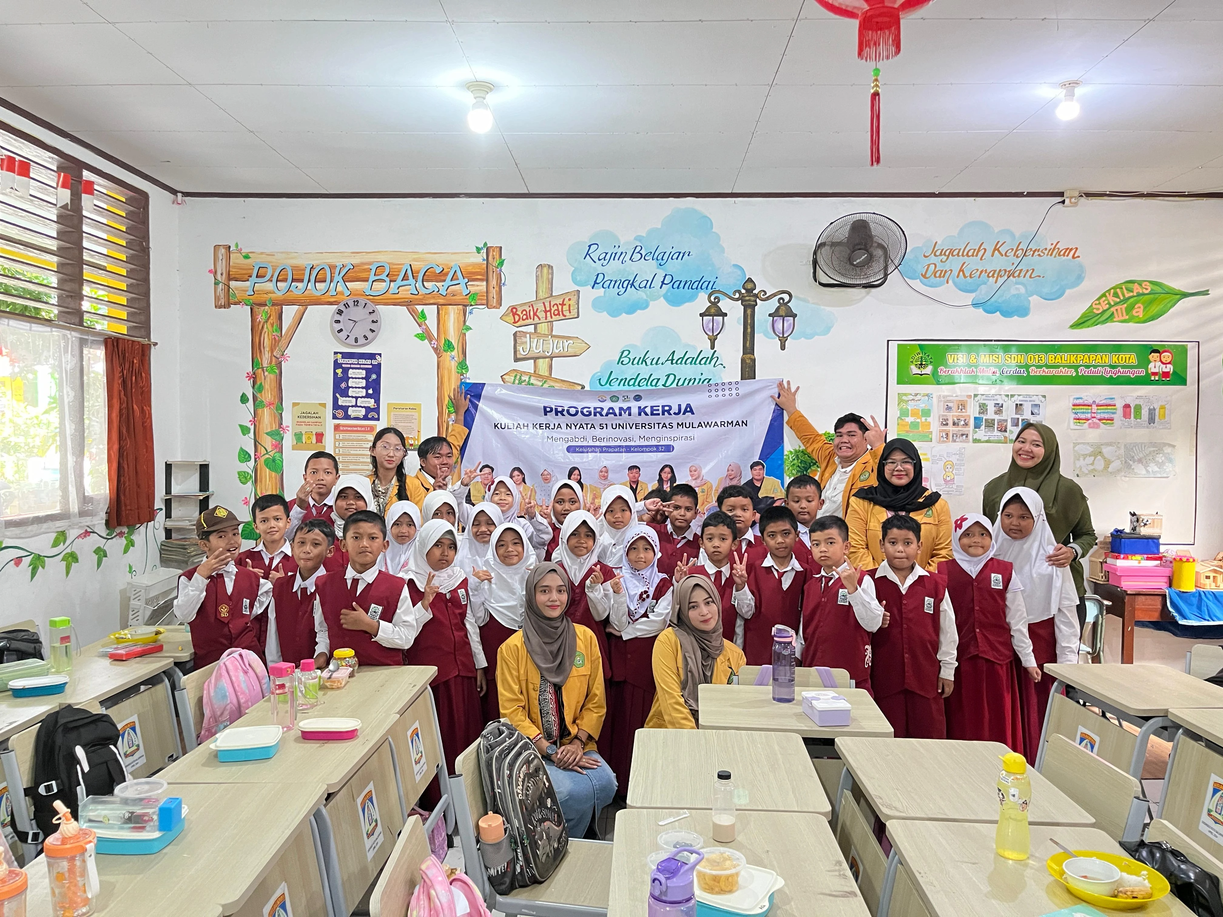 Sosialisasi Program “Gemar Makan Ikan” dan “Stop Bullying” di SDN 013 Prapatan oleh Mahasiswa KKN Unmul Sosialisasi Program “Gemar Makan Ikan” dan “Stop Bullying” di SDN 013 Prapatan oleh Mahasiswa KKN Unmul